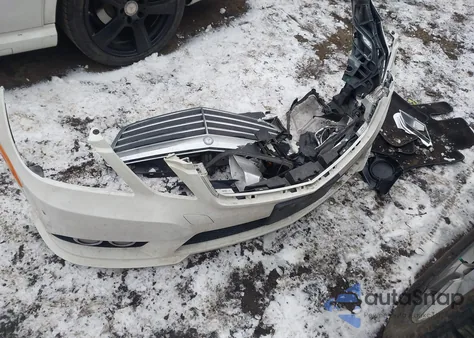 2010 Mercedes-Benz E 350 4Matic z USA, uszkodzony, nr VIN WDDHF8HB1AA127198